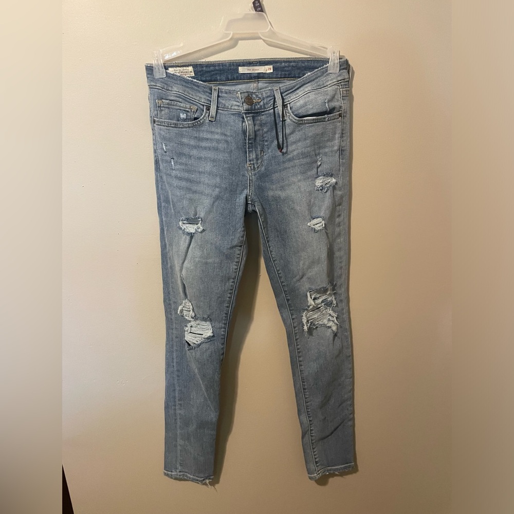 Levi’s premium 711 skinny jeans
